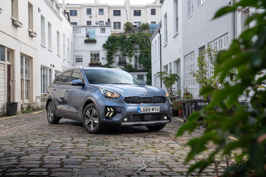  Kia Niro Plug-In Hybrid (DE) 2019 года  (UK) (фото 6 из 40)